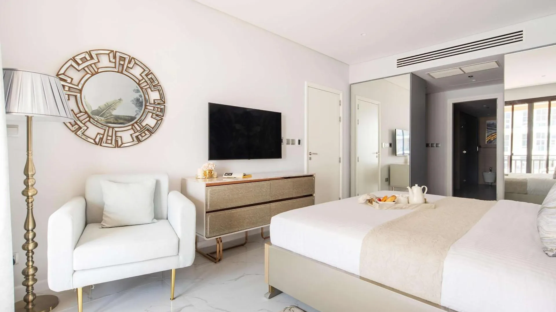 Frank Porter - Royal Amwaj Residences South Dubai 0*,