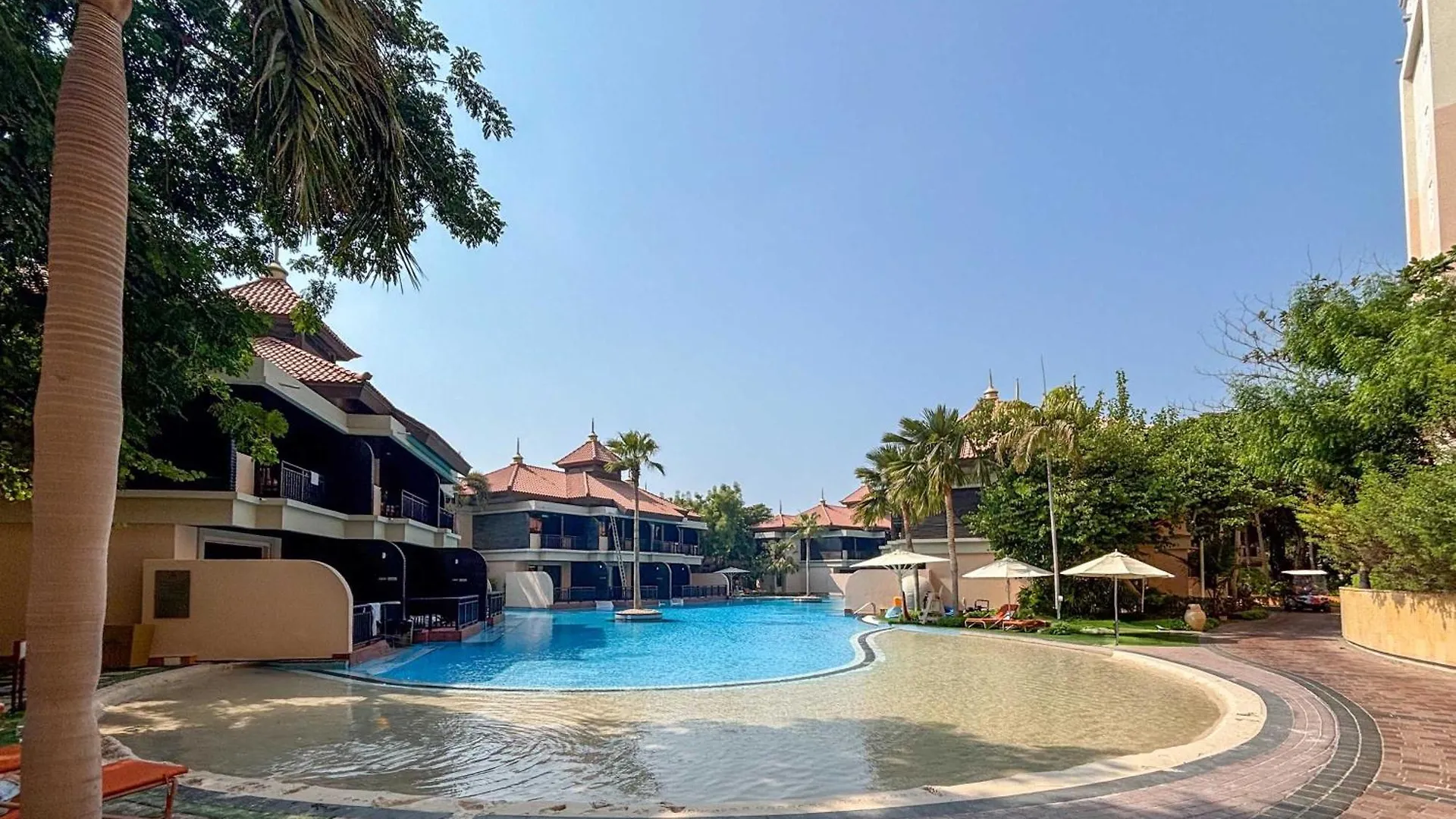 Frank Porter - Royal Amwaj Residences South Dubai Apartment