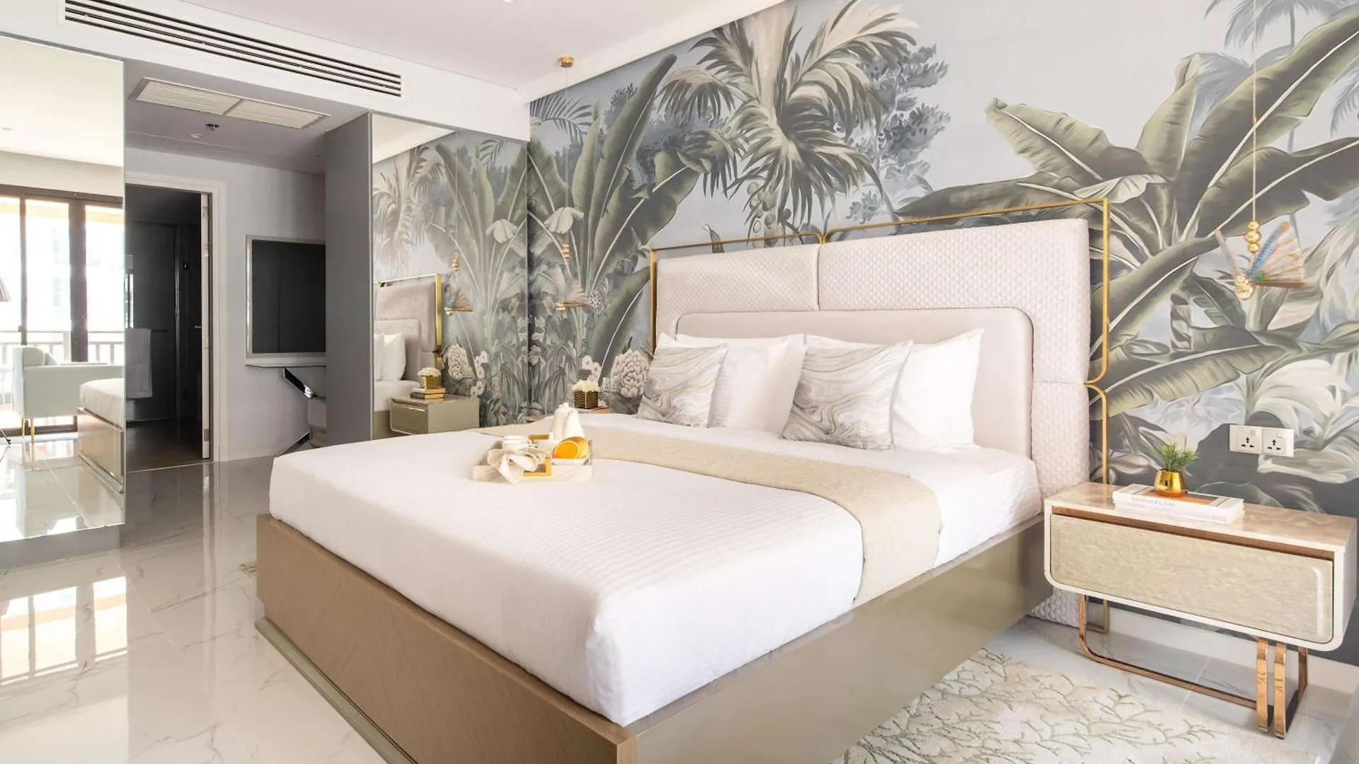 Frank Porter - Royal Amwaj Residences South Dubai Apartment