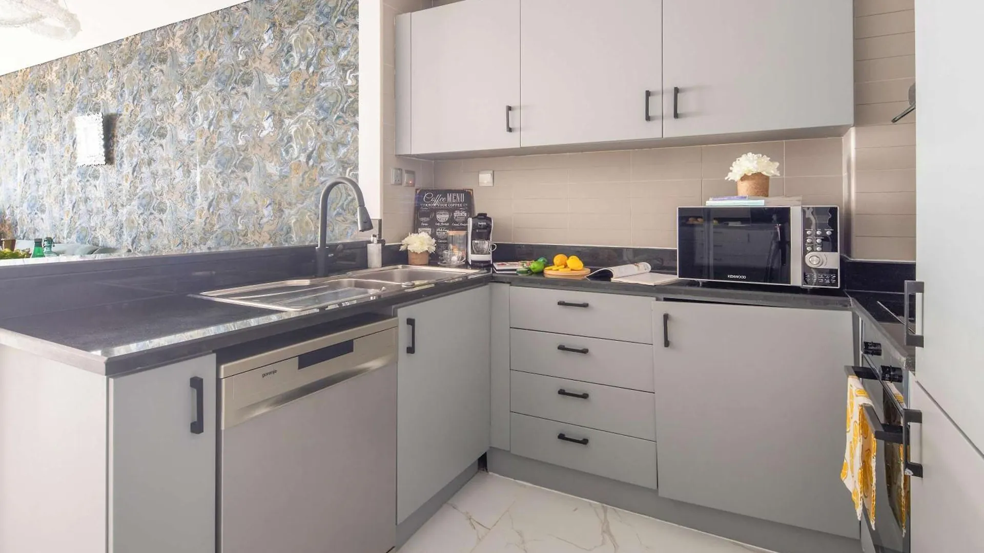 Frank Porter - Royal Amwaj Residences South Dubai