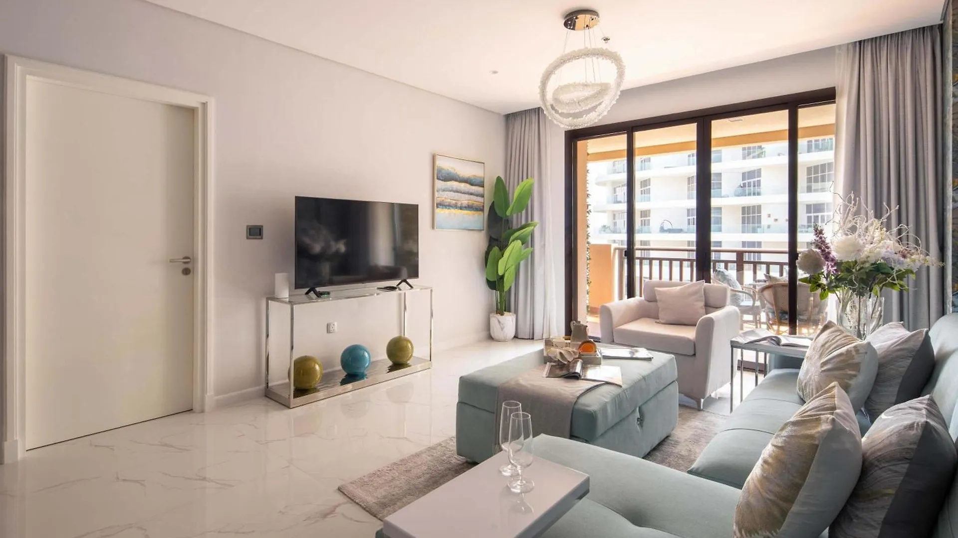 Frank Porter - Royal Amwaj Residences South Dubai United Arab Emirates